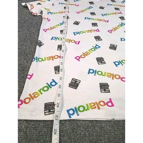 Polaroid Camera All Over Print Graphic TShirt Short Sleeve Size Medium - Picture 5 of 6